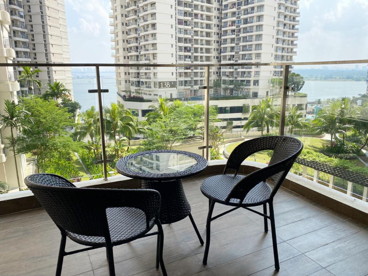 Ferienwohnung Sea View Country Garden Danga Bay By Lionsbay Johor Bahru Zimmer foto