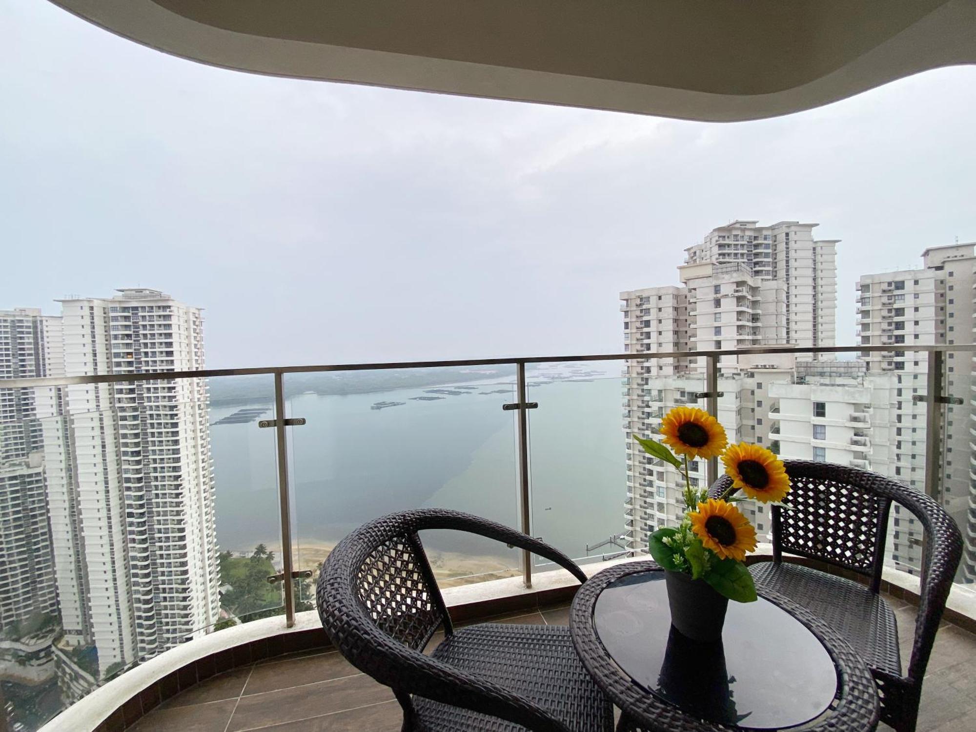 Ferienwohnung Sea View Country Garden Danga Bay By Lionsbay Johor Bahru Zimmer foto